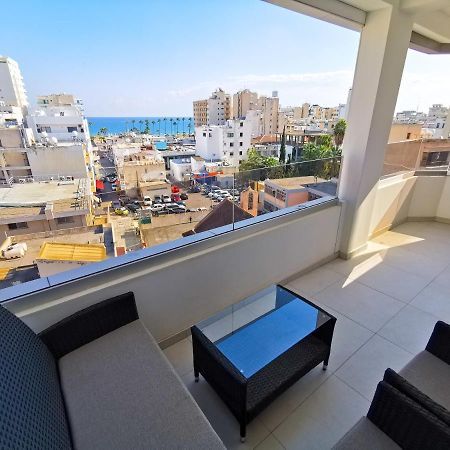 Sunny Daze Seaview Apartment Larnaca Dış mekan fotoğraf