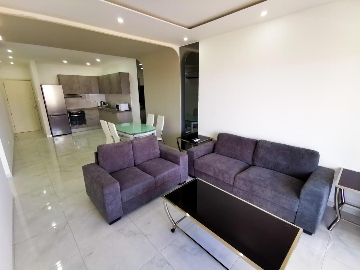 Sunny Daze Seaview Apartment Larnaca Dış mekan fotoğraf