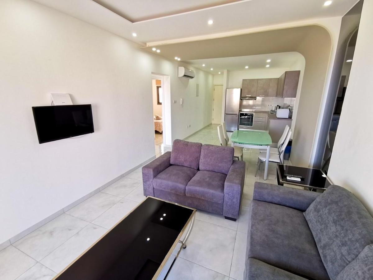 Sunny Daze Seaview Apartment Larnaca Dış mekan fotoğraf