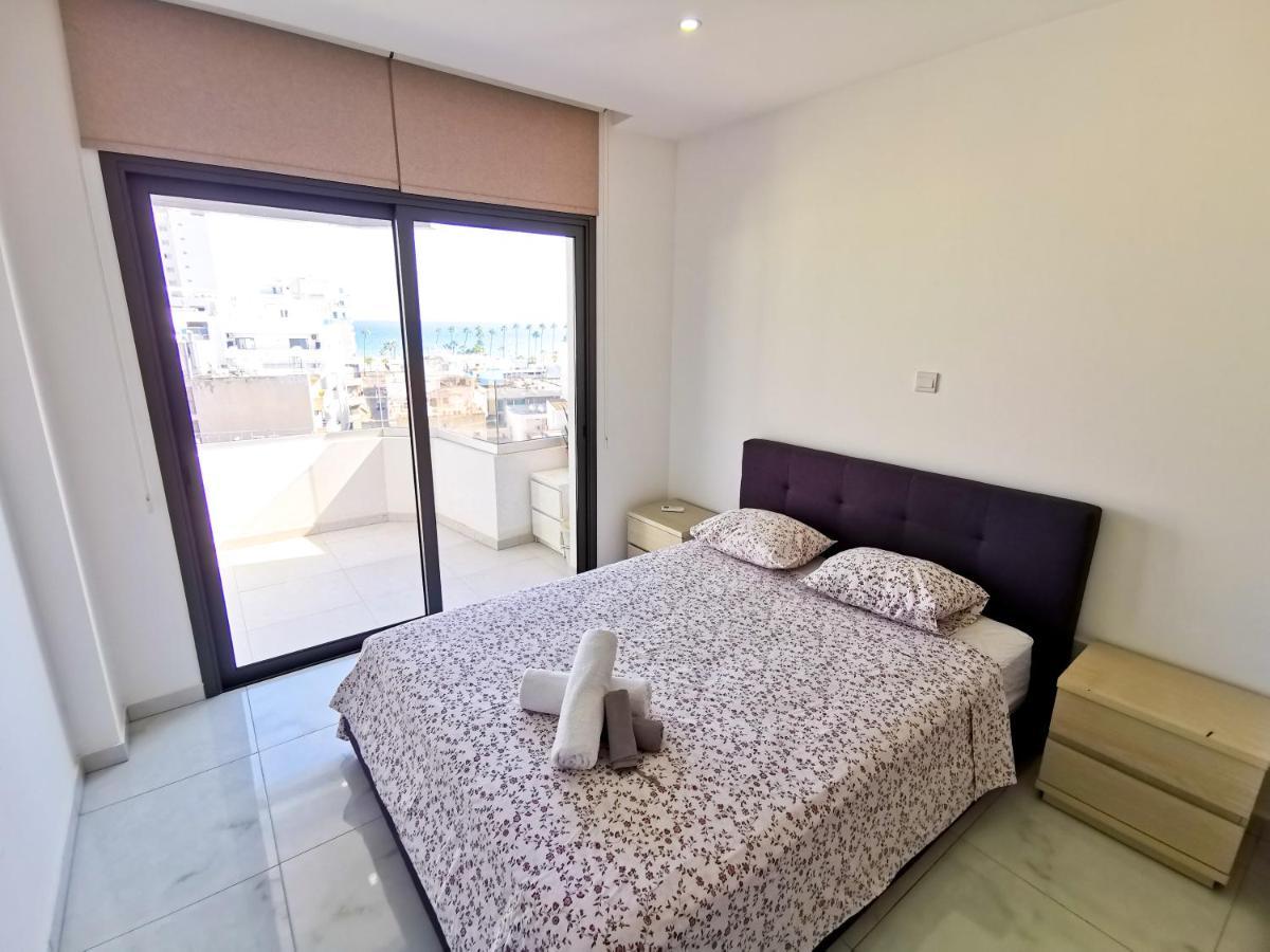 Sunny Daze Seaview Apartment Larnaca Dış mekan fotoğraf